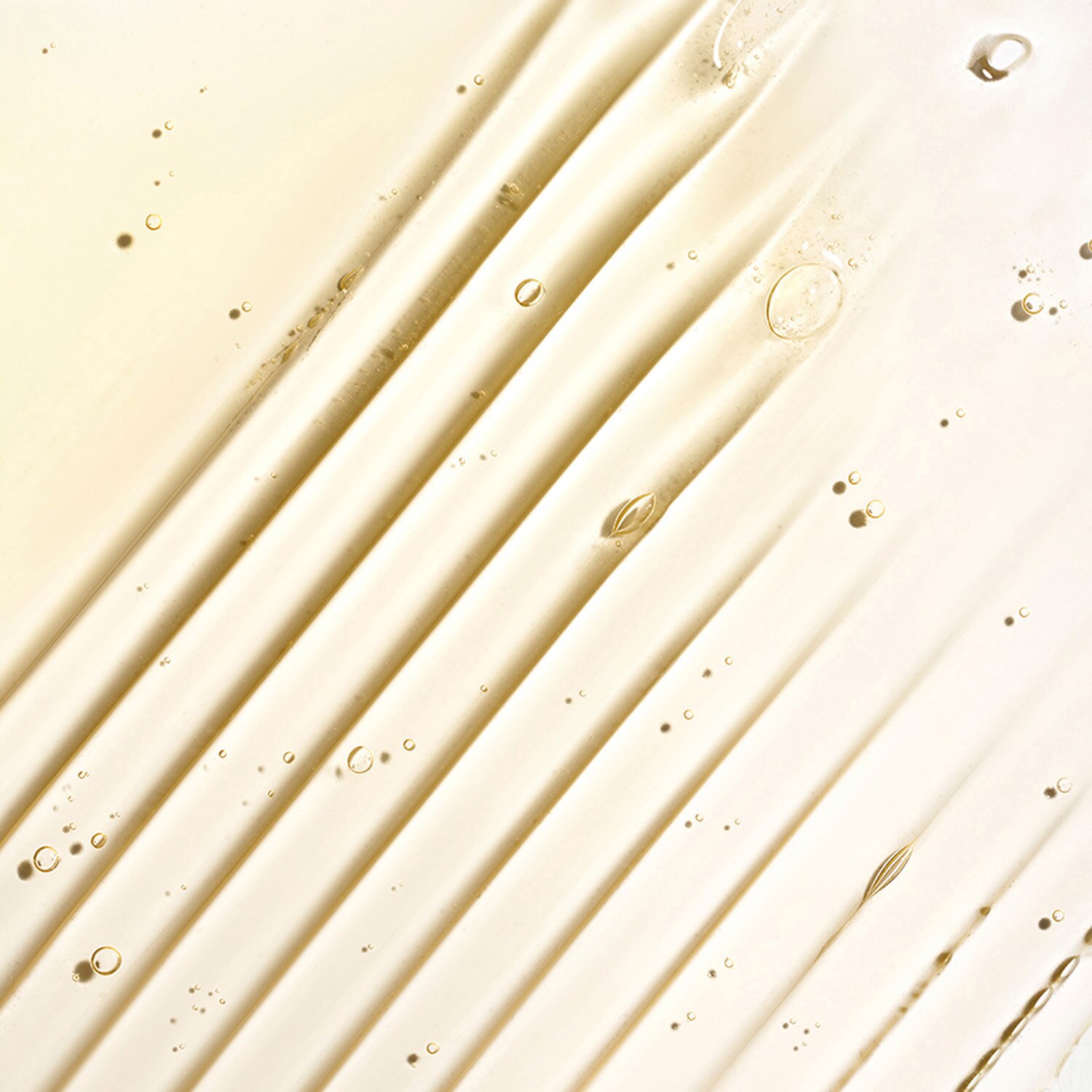 BLOSSOM & BLOOM&trade; GINSENG + BIOTIN VOLUMIZING SHAMPOO 8OZ (SHAMPOO VOLUMIZANTE GINSENG + BIOTINA)